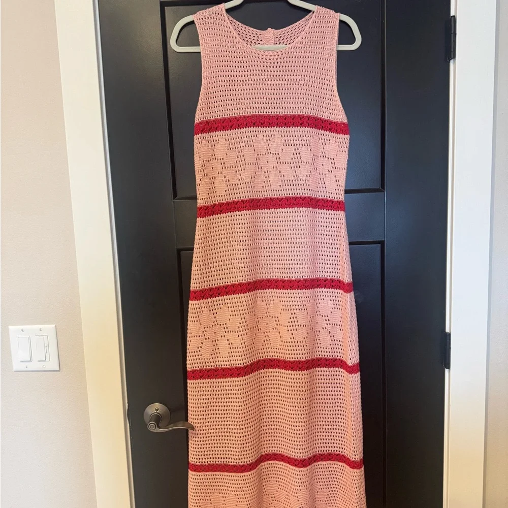 Pink and Red Sleeveless Crochet Dress - Picture 2 of 4